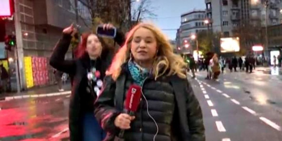 "Šta vam je ljudi, da li ste poludeli svi": Branku Lazić okružili blokaderi u programu uživo - ovo nema ni u cirkusu (VIDEO)