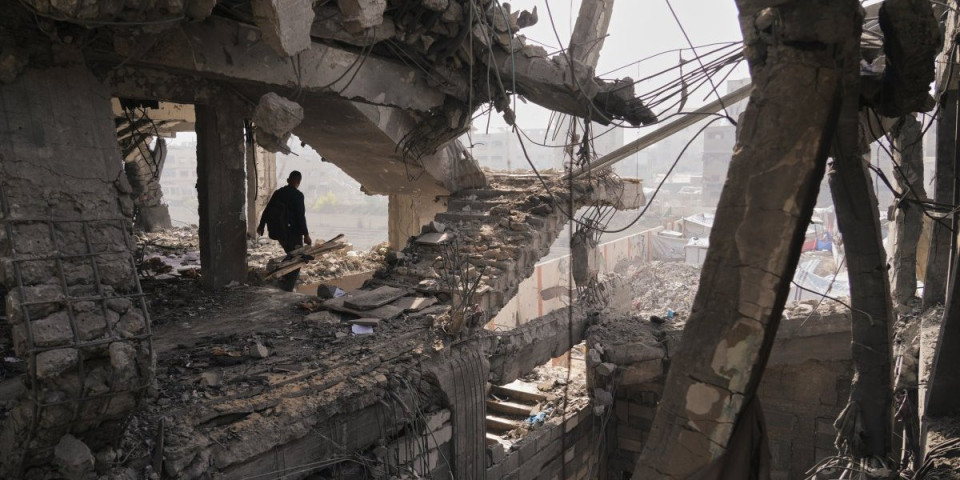 Puklo primirje?! Izveden stravičan vazdušni napad, više od 20 ljudi poginulo - među njima i deca!