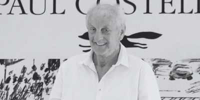 Ugledni irski dizajner Pol Kostelo, koji je od 1983. godine bio lični dizajner Princeze Dajane, preminuo je u 80. godini u Londonu nakon kratke bolesti, saopštila je njegova modna kuća.