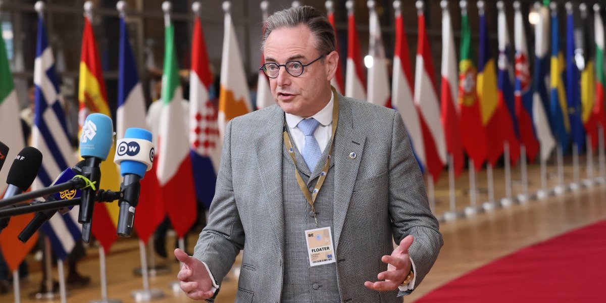 Svi mogu, samo Srbima zabranjeno! Belgijski premijer najavljuje ujedinjenje sa Holandijom, EU ne pominje sankcije