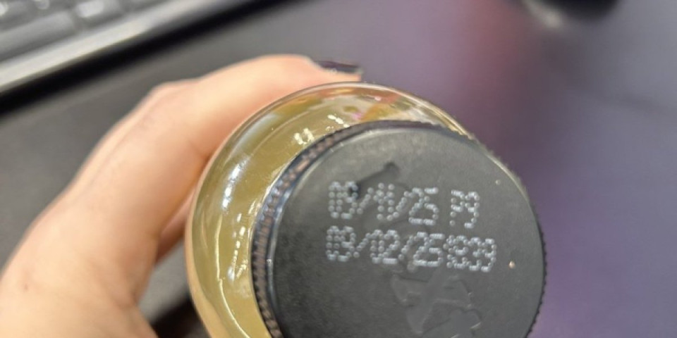 Šok scena u Beogradu: Kupila piće na trafici, pa se umalo otrovala (FOTO/VIDEO)