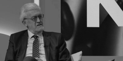 Bivši generalni direktor Radio Televizije Crne Gore (RTCG), Božidar Šundić (70), izgubio je život danas u saobraćajnoj nesreći kod Nikšića.