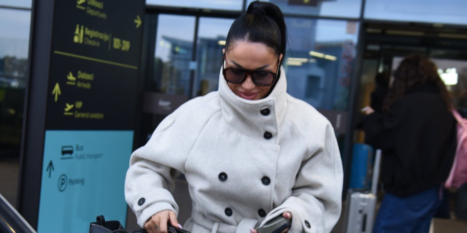 Prvi susret pevačica nakon najgorih optužbi: "Preko kreveta je došla tu gde je danas"