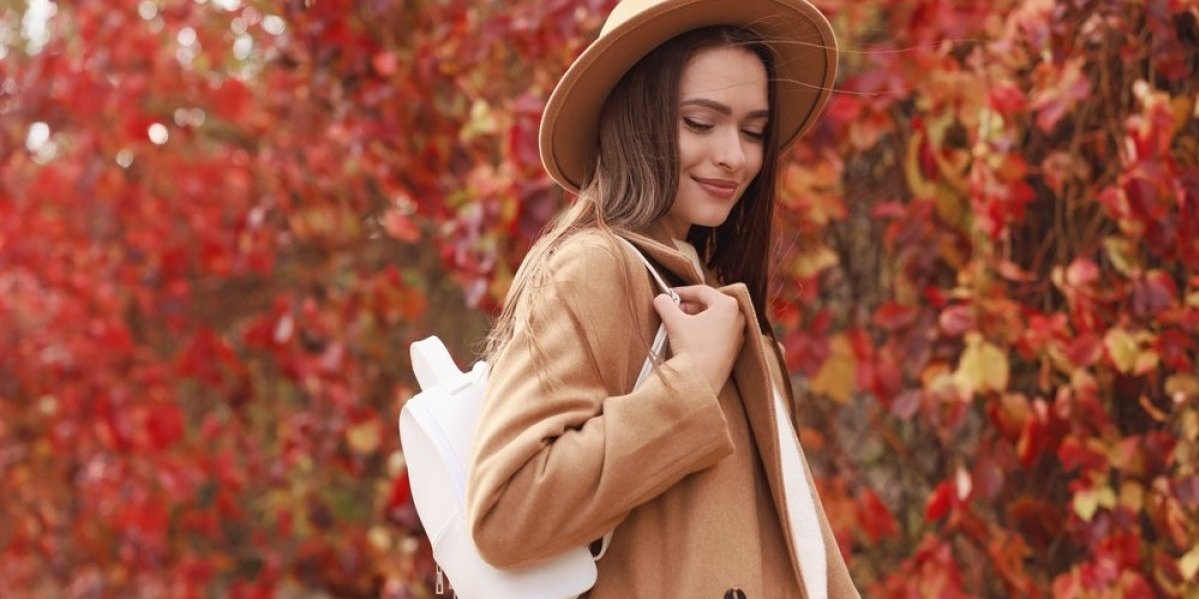 Najmoderniji ženski ranac sezone: Od kaputa do suknje, oduševljava modelom i bojom