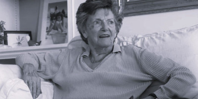 Glumica Džil Frojd umrla je u 98. godini a ostala je upamćena po ulozi u filmu "Zapravo ljubav" (Love actually) koji Srbi obožavaju.