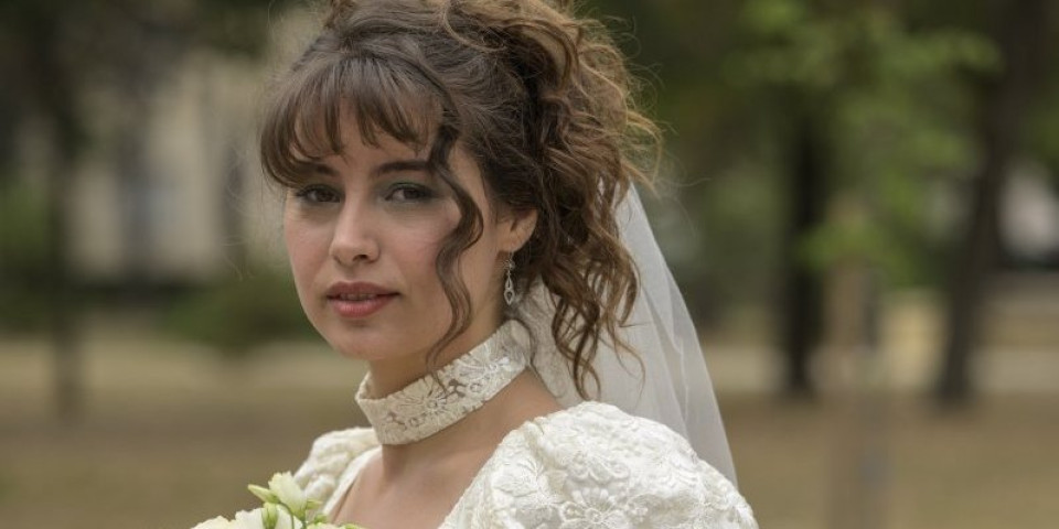 Neverovatna sličnost - Darija iz "Tvrđave" je ista ova svetska zvezda: Mreže se usijale od komentara (FOTO)