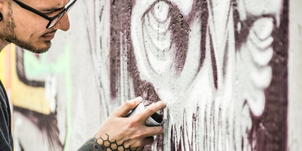 Demonski Sneško Belić, Deda Mraz koji pati... Horor verzija Božića uznemirila ljude (FOTO)