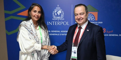Ministar unutrašnjih poslova Ivica Dačić, na marginama 93. zasedanja Generalne skupštine Interpola u Marakešu, sastao se sa predsedavajućom Komiteta za upravljanje Interpola, ujedno i generalnom direktorkom kancelarije za međunarodne poslove u Ministarstvu unutrašnjih poslova Ujedinjenih Arapskih Emirata, Danom Humaid Al Marzuki.