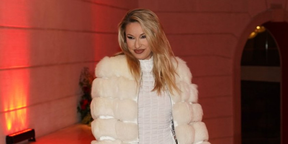 ''Imaju više od 75 godina i pevaju'': Rada Manojlović potkačila starije kolege?