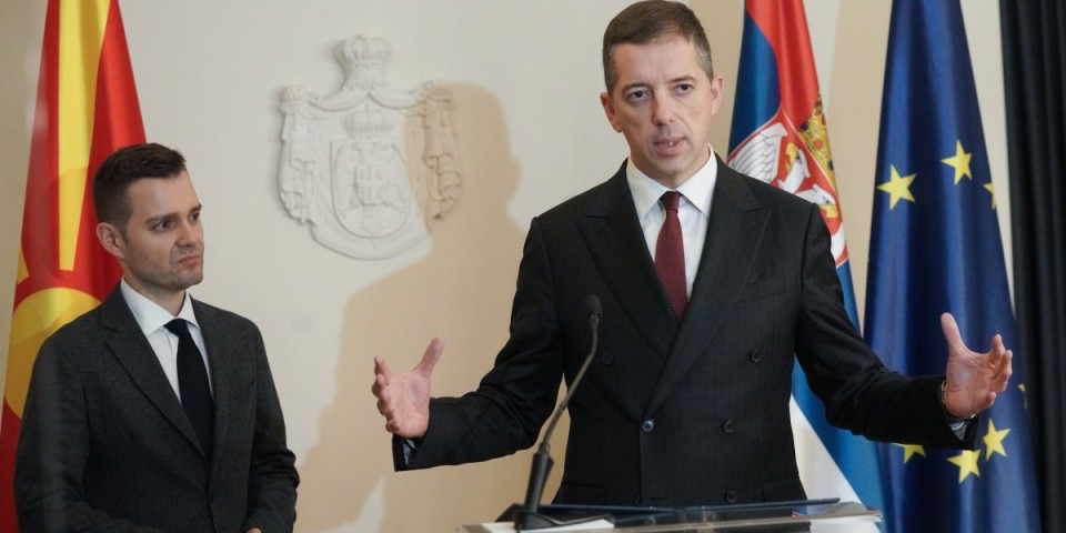 "Srbija i Severna Makedonija uzajamno se podržavaju na putu ka EU": Đurić se sastao sa Mucunskim