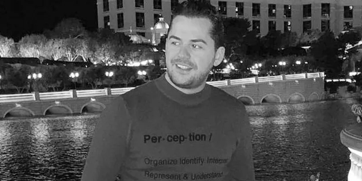 Tokom njegove pesme je Selma pokazivala dvoglavog orla: Poginuo albanski pevač