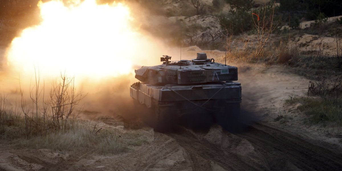 Do zuba naoružana: Brisel daje desetine milijardi ovoj ključnoj državi za vojsku, Evropa se sprema za rat