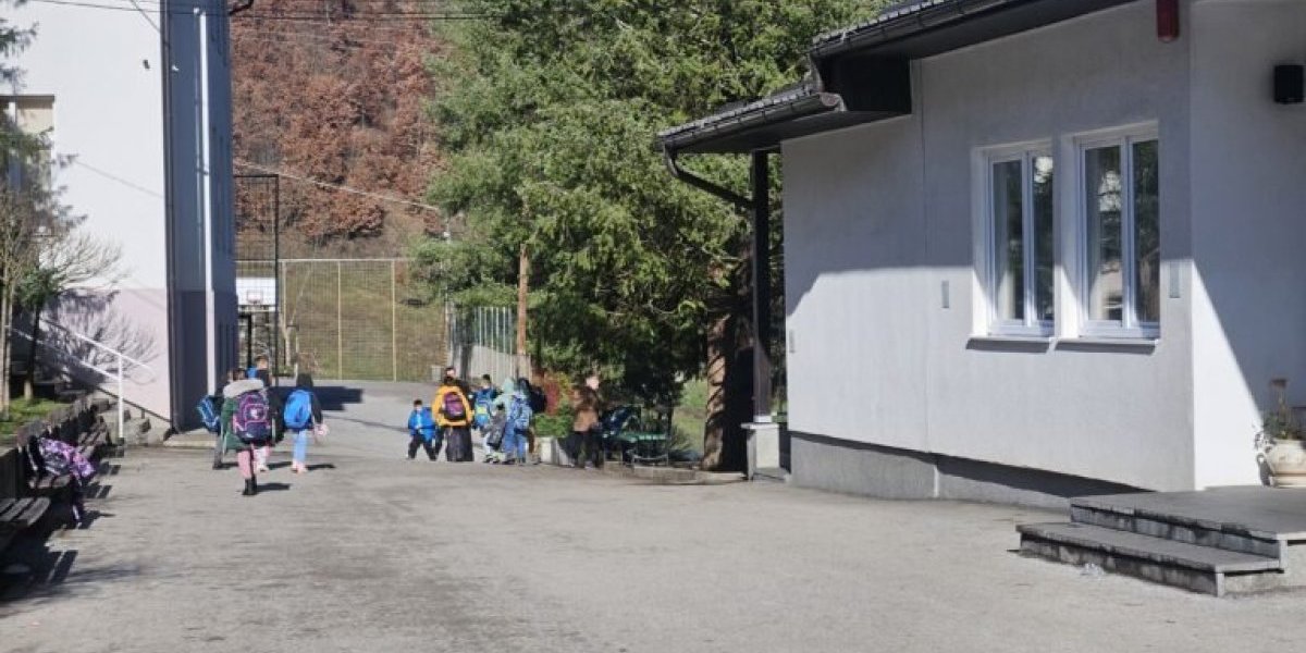 Četiri đaka u dve školske zgrade: Ima i toga kod nas, evo i gde
