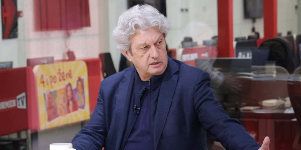 Haos u emisiji uživo: Milomir Marić doveo belog maga u studio (FOTO)