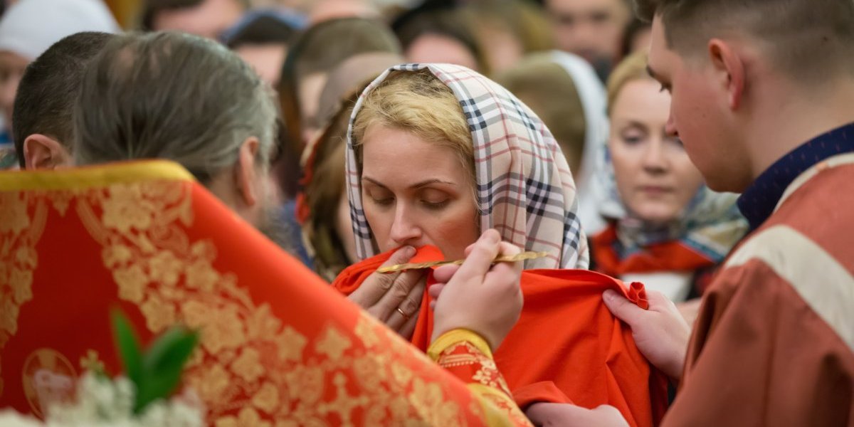 U toku je Božićni post: Ovako izgleda pričest - za žene važi strogo pravilo