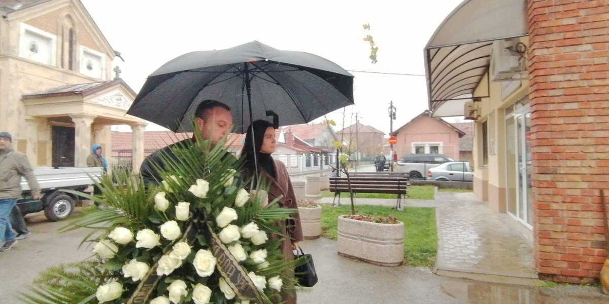 Milica Pavlović na sahrani Ljiljane Jorgovanović