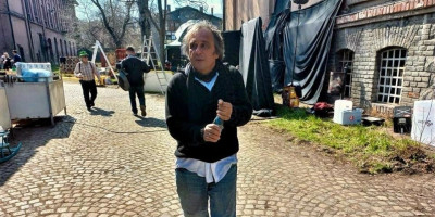 Reditelj i scenarista Goran Radovanović osvojio je nagradu od 250.000 dolara i 5-karatni jakutski brilijant na 1. Filmskom festivalu Evroazijske filmske akademije “Dijamantski leptir” u Moskvi.