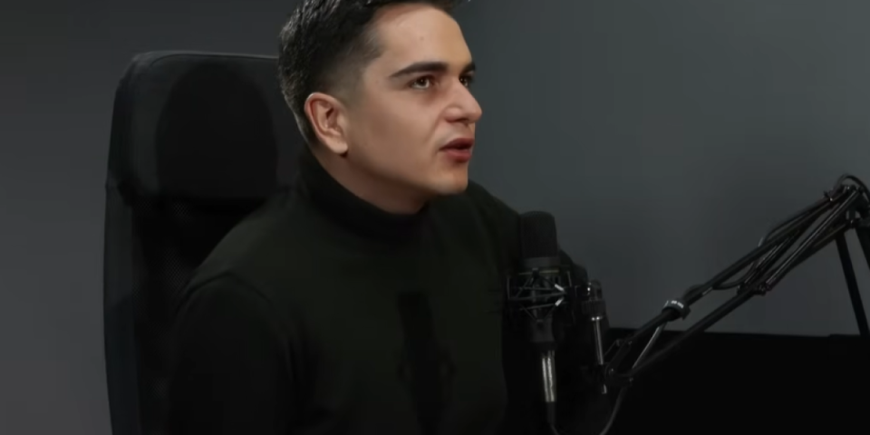 "Nenormalni, nisu Srbi, skrndelji": Blokader iz Mionice izvređao svoje sugrađane, a traži da glasaju za njega (VIDEO)