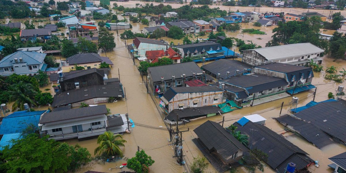 (VIDEO) Masovne poplave, cela država pod vodom, mrtvi na sve strane - vlasti se oglasile i saopštile jezivu informaciju