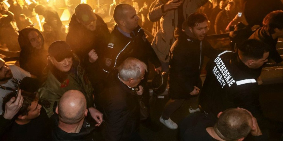 Svetski mediji bruje: Scene sa Željkovog dočeka na aerodromu obišle planetu (VIDEO)