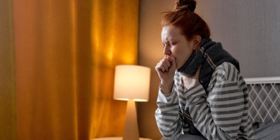 Pored savremenih preparata za prehladu i kijavicu, i dalje je dobra narodna medicina. Nabavite crni luk, med, šećer i rešite se kašlja.
