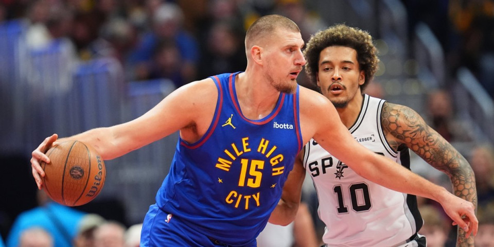 Kraj, prešao je igricu... Novi magičan potez Nikole Jokića će vas oboriti s nogu (VIDEO)