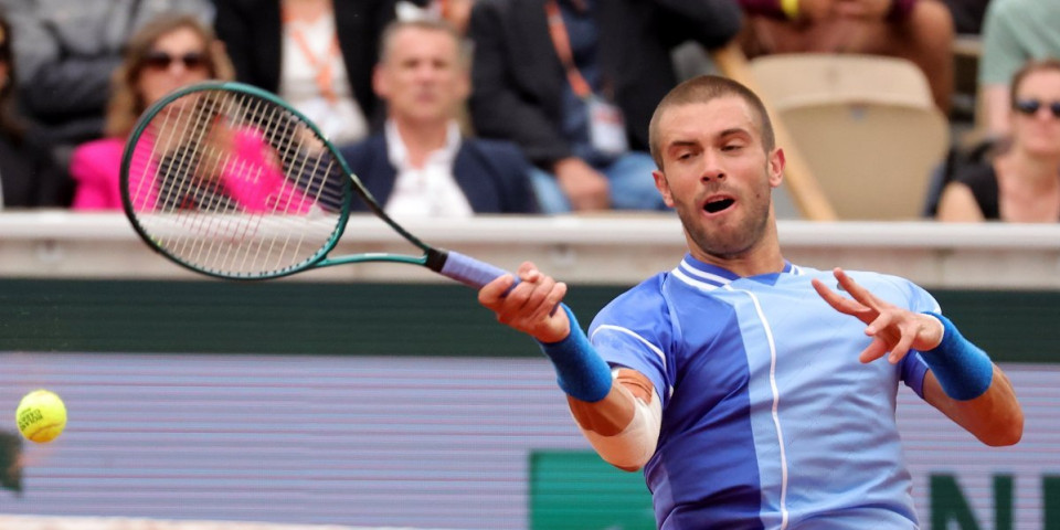 Teniser se oglasio nakon operacije - Bol ga je lomila mesecima (FOTO)