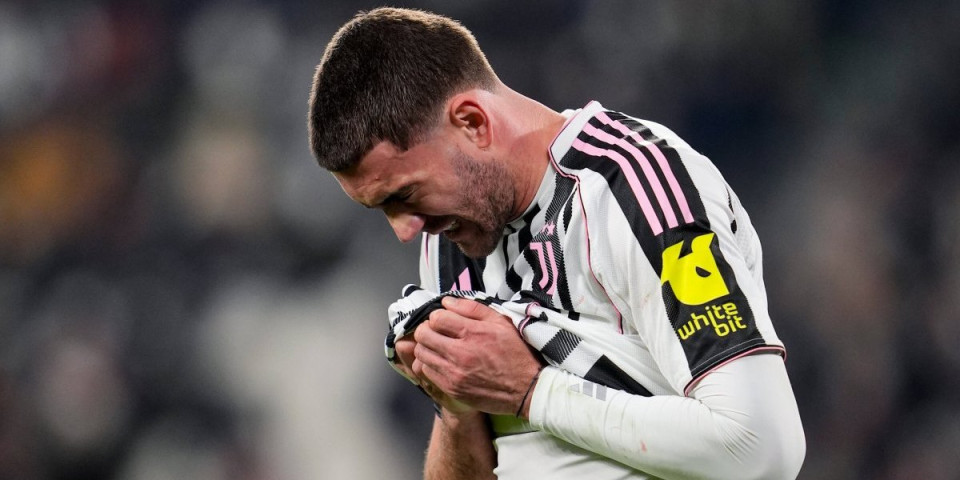 Strašne scene u Torinu: Vlahović u suzama - Srbin doživeo tešku povredu (FOTO)