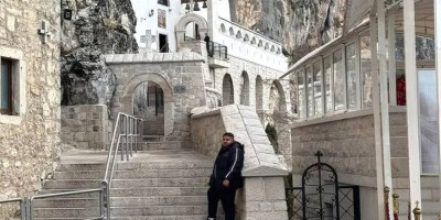 Nakon što je obavešten da se na teritoriji Surčina, u naselju Boljevci dogodila saobraćajna nezgoda sa smrtnim ishodom, dežurni javni tužilac Trećeg osnovnog javnog tužilaštva u Beogradu je izvršio uviđaj lica mesta.