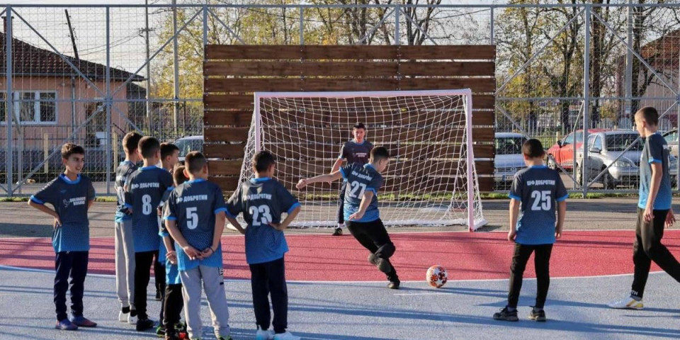 Gujon: Jedno od najvećih srpskih sela na centralnom Kosovu i Metohiji dobilo novi sportski teren