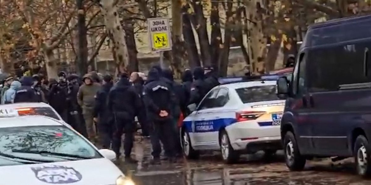 Narod ih prozreo: Pogledajte ko su bili kandidati na blokaderskoj listi u Negotinu (FOTO)