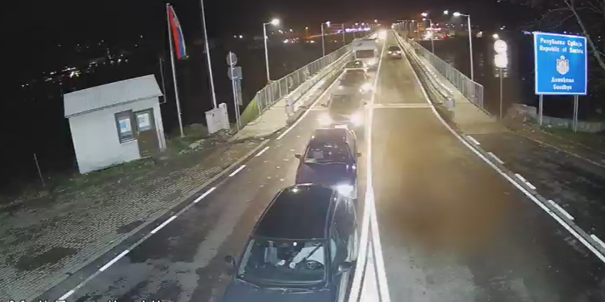 Pao sistem na granicama: Evo gde su se formirale gužve (FOTO)