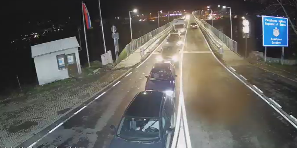 Pao sistem na granicama: Evo gde su se formirale gužve (FOTO)