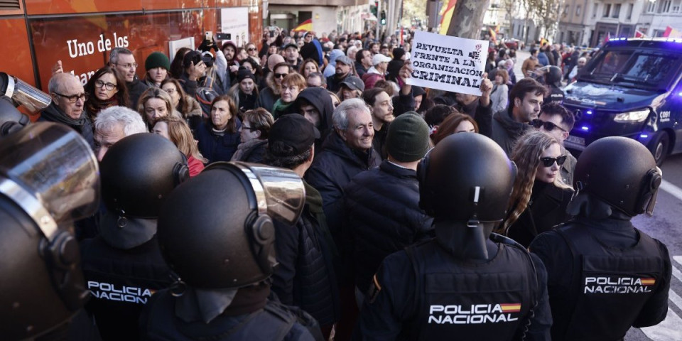 (FOTO/VIDEO) Globalni napad blokadera: Posle Nemačke stradala i Španija - Svi imaju iste zahteve! Ko ovo orkestrira?!