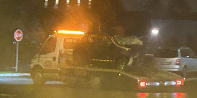 Jedna osoba je poginula, dok je sedmoro povređeno u teškoj saobraćajnoj nesreći do koje je došlo večeras posle 18 časova na starom putu Beograd - Novi Sad, tačnije na putu Inđija - Novi Sad.