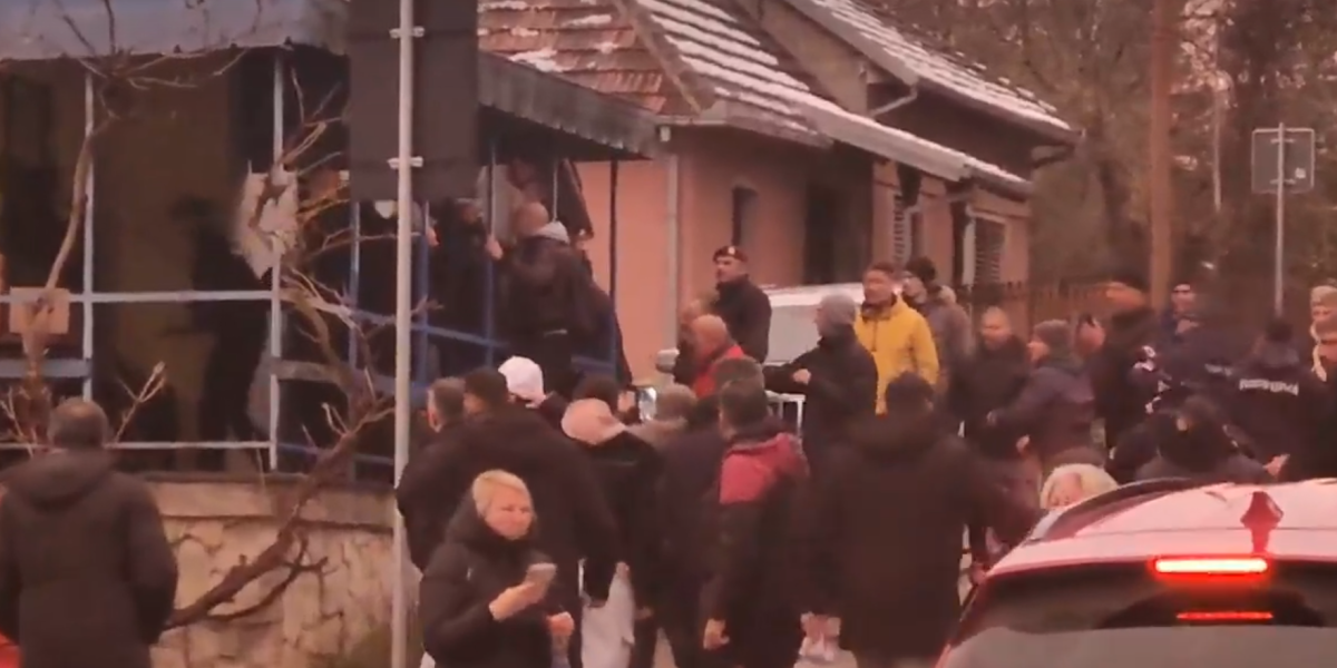 (FOTO) Blokaderski batinaški odredi! Saznajemo: Nasilnici iz Kosjerića divljali i u Mionici