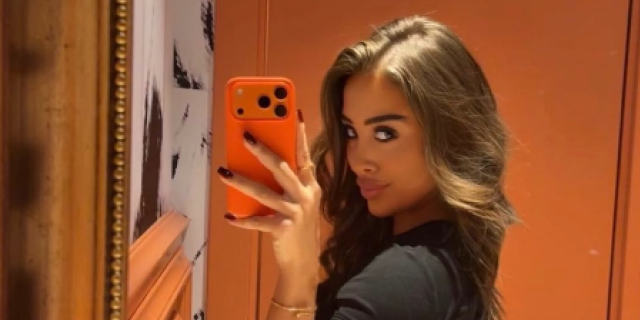 Zadnjica puca u tanga farmerkama - Bivša Dačićeva snajka pokazala vrelo telo (FOTO)