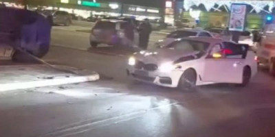 Saobraćajna nezgoda dogodila se večeras na parkingu TC Big u Novom Sadu.