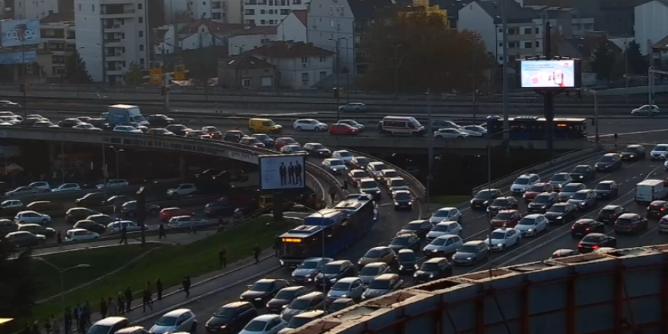 Haos u Beogradu: Vozila mile, kolone kilometarske, a još nije špic (FOTO)