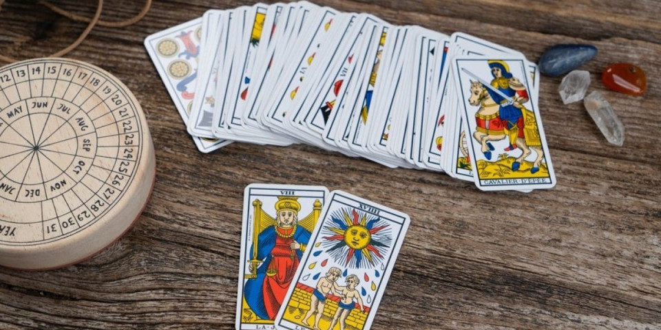 Pogledajte šta kažu ciganske karte za vaš znak u decembru - tragedija ili neopevana sreća