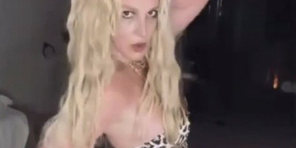 Britni Spirs ponovo zgrozila javnost svojim "ertoskim" fotkama - potpuno su joj "popustile" kočnice (FOTO)
