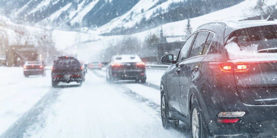 Za samo 150 dinara sačuvajte svoj auto od zime: Ova bočica čini čuda, evo i kako