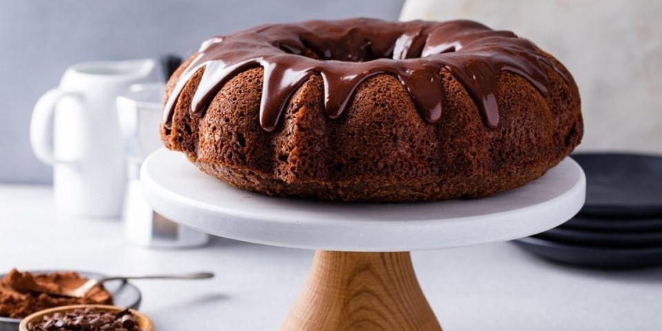 Posni čokoladni kuglof sa bananom i orasima - uživanje u poslastici