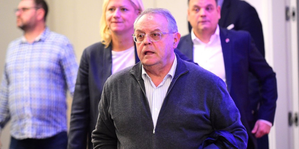 Čović o skandalu u Sarajevu: Nismo očekivali takav prostakluk, ko je dozvolio da se unesu oni transparenti