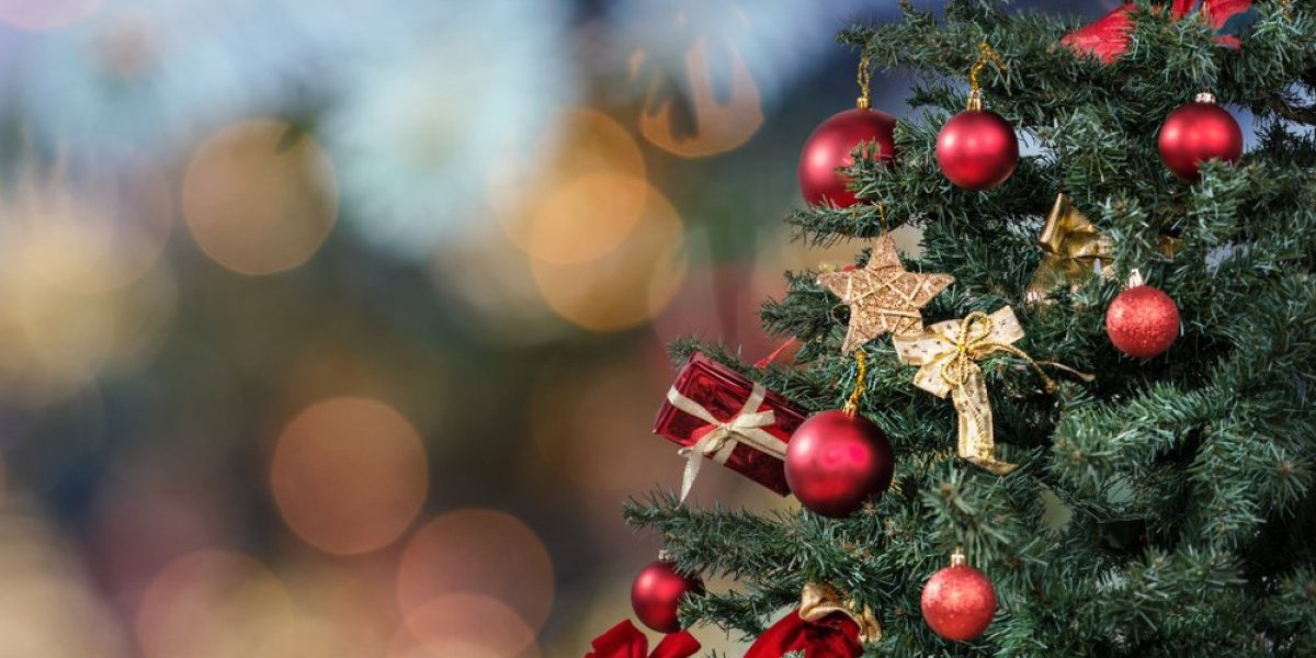 Trik od 100 dinara učiniće da stara jelka izgleda kao nova: Nisu vam potrebni ni ukrasi (VIDEO)