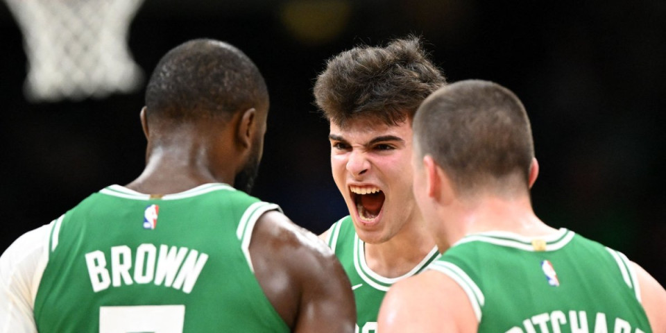 Braun sasuo Niksima 42 poena, Boston opet gazi