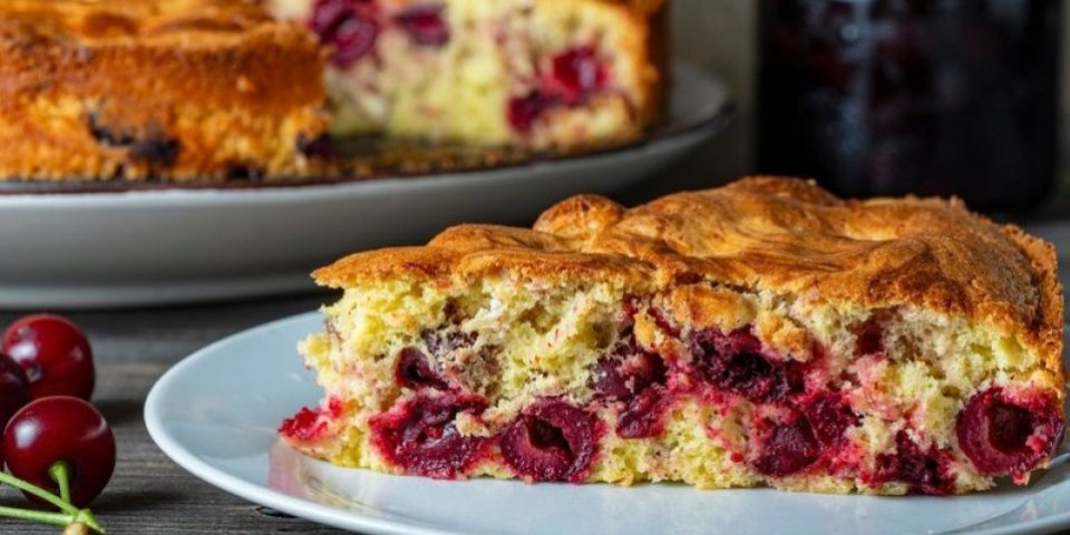 Najukusniji posni kolač sa višnjama: Mekan kao duša, bez kapi ulja