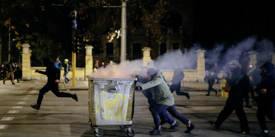 "Ko ne skače taj je ...": Protesti u Bugarskoj prepisani od blokadera u Srbiji (VIDEO)