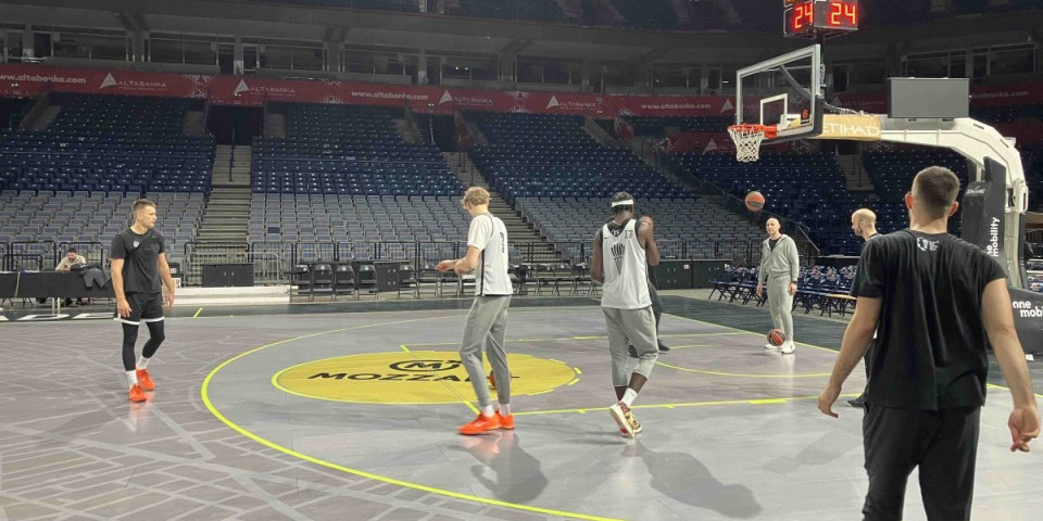 Partizan odradio trening bez Obradovića: Pogledajte scene iz Arene (VIDEO)