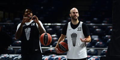 Crno-beli spremni za derbi: Pogledajte kako je izgledao poslednji trening Partizana (VIDEO)